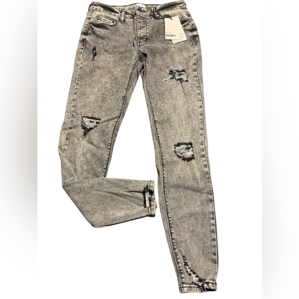 Special A destroyed Jeans nwt sz 7